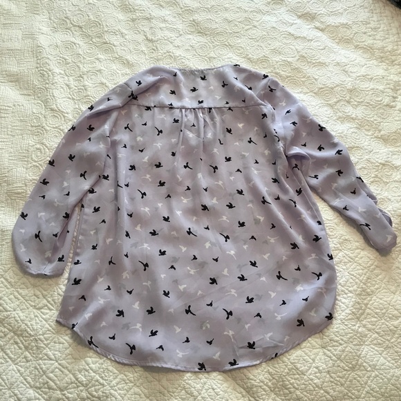 Sweet Rain lilac 3/4 sleeve blouse with black & white bird print (S/M) - Picture 5 of 15
